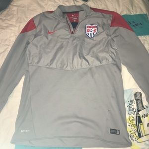 Nike women’s soccer pullover